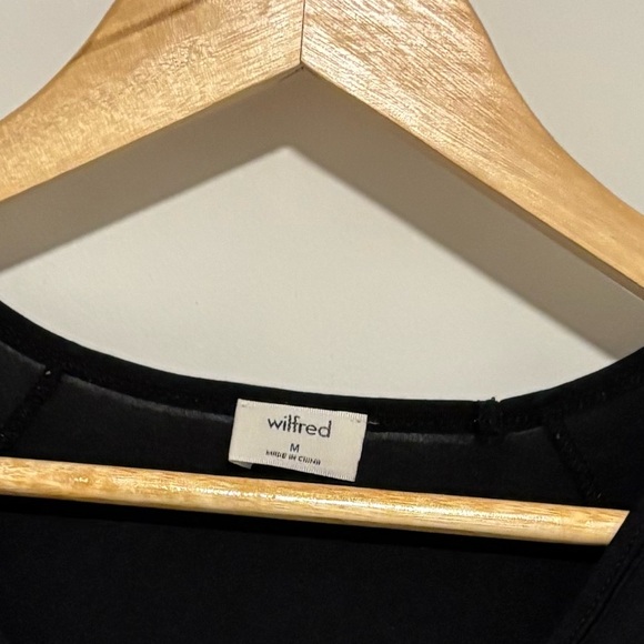 ARITZIA BASIC TEE - Picture 3 of 3